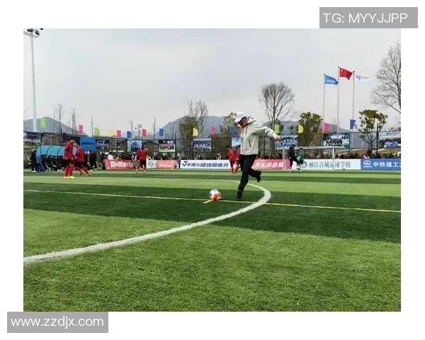 张强独家解析足球技巧与战术心得分享助你提升球技与比赛表现 张强独家解析足球技巧与战术心得分享助你提升球技与比赛表现